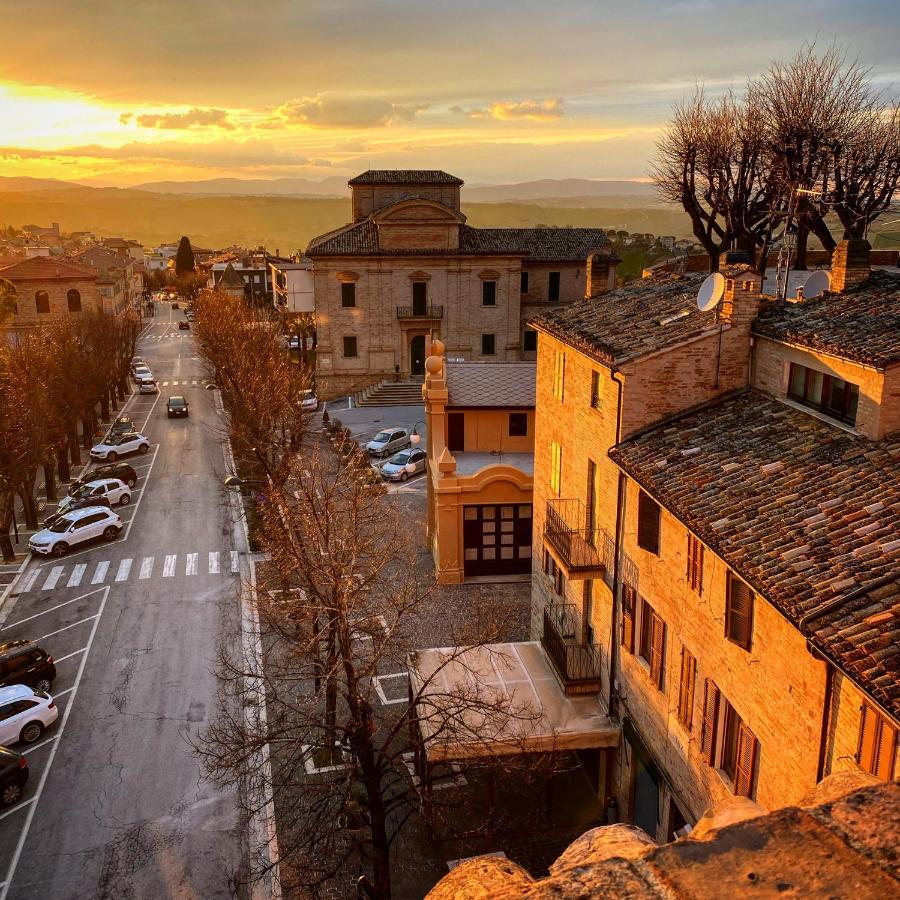 B&B Terrazza Sul Borgo Mogliano Exteriör bild