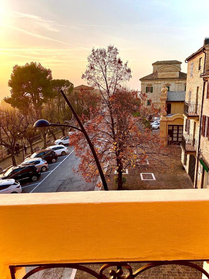 B&B Terrazza Sul Borgo Mogliano Exteriör bild
