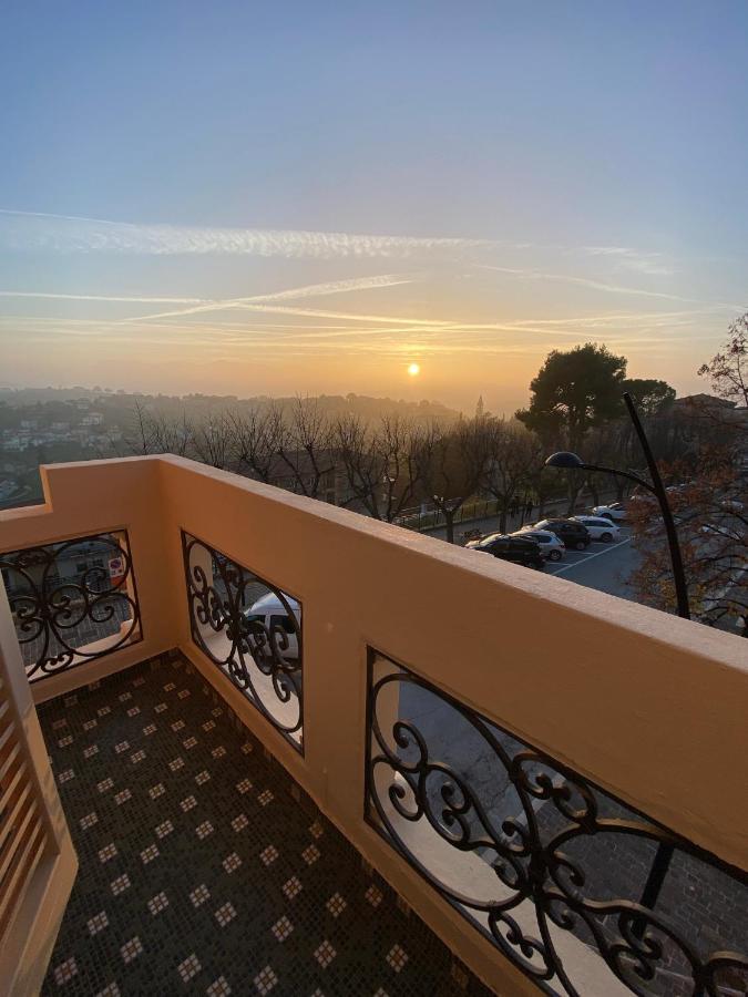 B&B Terrazza Sul Borgo Mogliano Exteriör bild