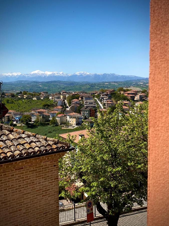 B&B Terrazza Sul Borgo Mogliano Exteriör bild