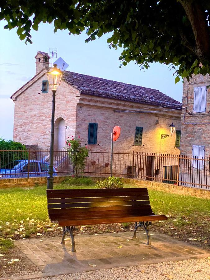 B&B Terrazza Sul Borgo Mogliano Exteriör bild